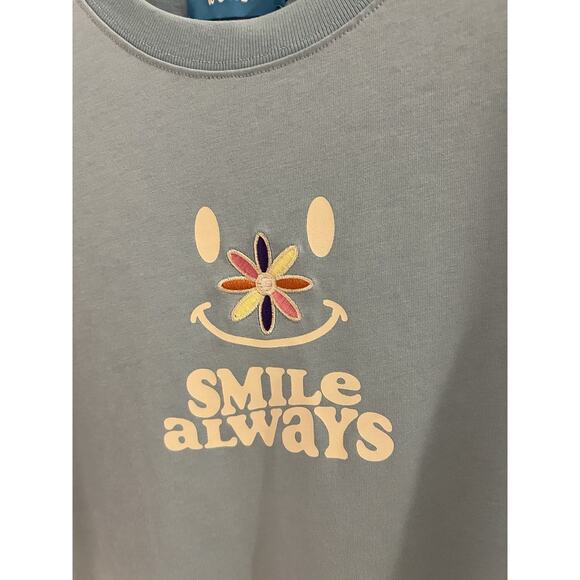 Vic Garcia World Blue Smile Always Tee NWT Sz M - Picture 2 of 7